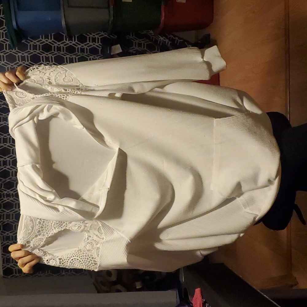 Hooded white sweatshirt